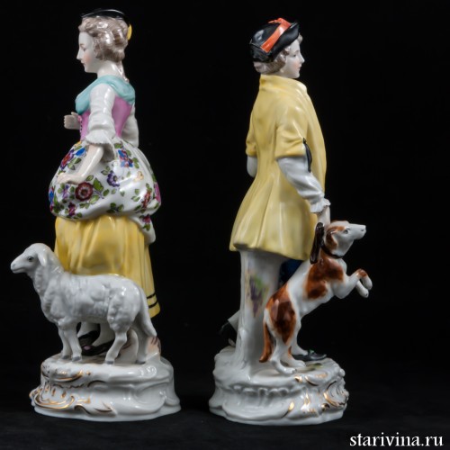 Пара в желтых костюмах с собакой и овечкой, Goebel, Германия, 1935-37 гг