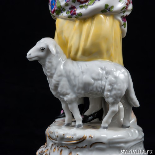 Пара в желтых костюмах с собакой и овечкой, Goebel, Германия, 1935-37 гг