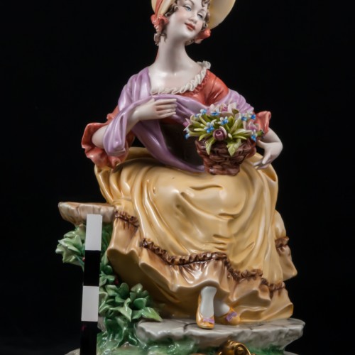 Сидящая дама с корзиной цветов, Bruno Merli, Италия