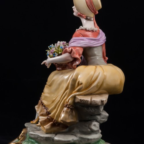 Сидящая дама с корзиной цветов, Bruno Merli, Италия