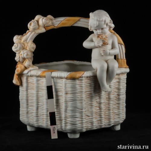 Ваза с путти, Hertwig & Co, Германия, 1920-30 гг
