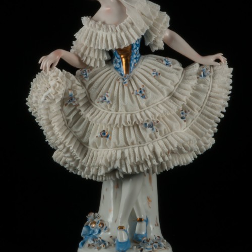 Танцовщица в платье с голубым лифом, кружевная, Sitzendorf, Германия, нач. 20 в