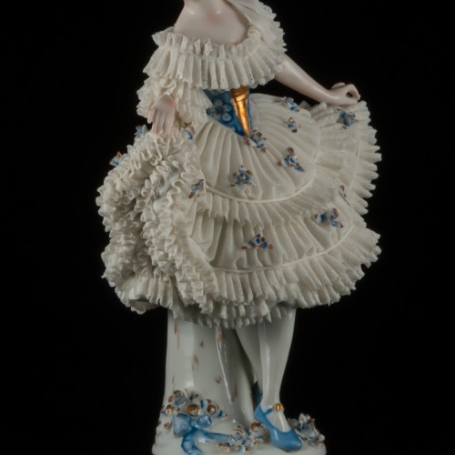 Танцовщица в платье с голубым лифом, кружевная, Sitzendorf, Германия, нач. 20 в