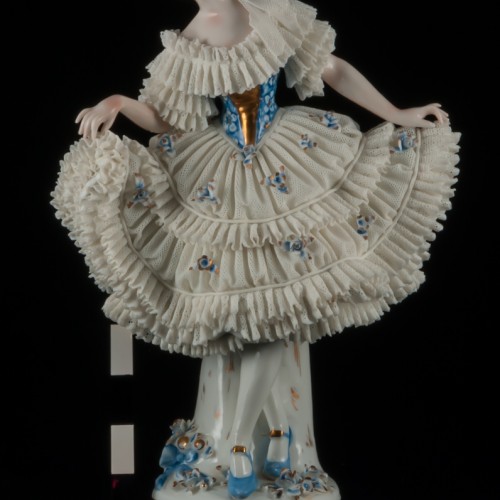 Танцовщица в платье с голубым лифом, кружевная, Sitzendorf, Германия, нач. 20 в