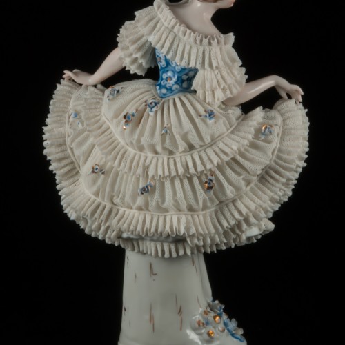 Танцовщица в платье с голубым лифом, кружевная, Sitzendorf, Германия, нач. 20 в