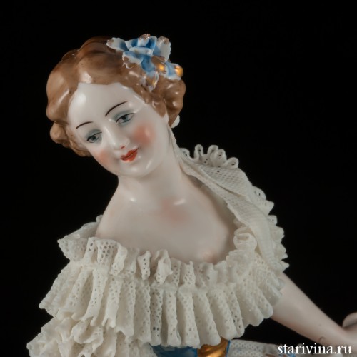 Танцовщица в платье с голубым лифом, кружевная, Sitzendorf, Германия, нач. 20 в