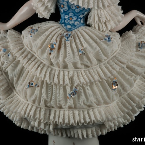 Танцовщица в платье с голубым лифом, кружевная, Sitzendorf, Германия, нач. 20 в