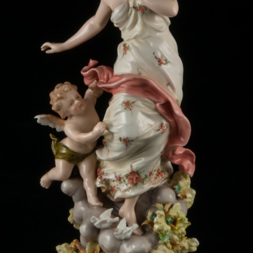 Девушка с Амуром, Volkstedt, Германия, 1886-1894 гг