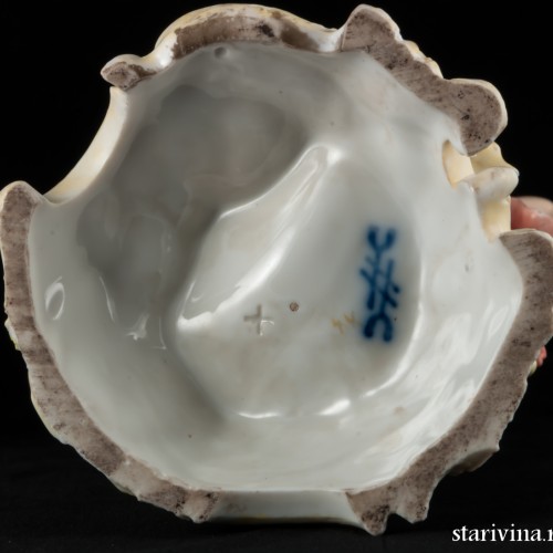 Девушка с Амуром, Volkstedt, Германия, 1886-1894 гг