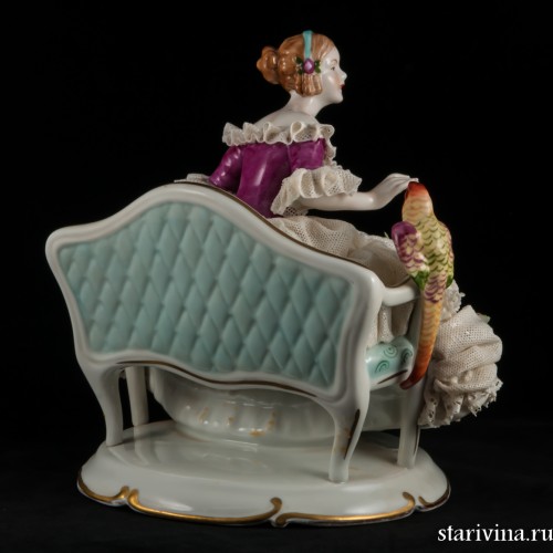 Дама на диване с попугаем, кружевная, Unterweissbach, Германия, 1958-76 гг