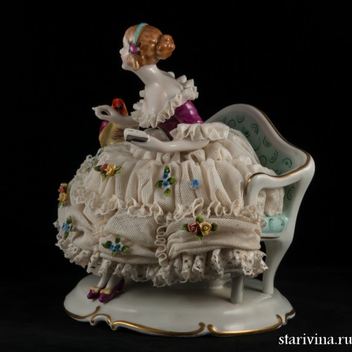 Дама на диване с попугаем, кружевная, Unterweissbach, Германия, 1958-76 гг