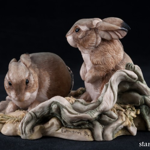 Два зайца на лужайке, Hawik, Великобритания, 1984 г