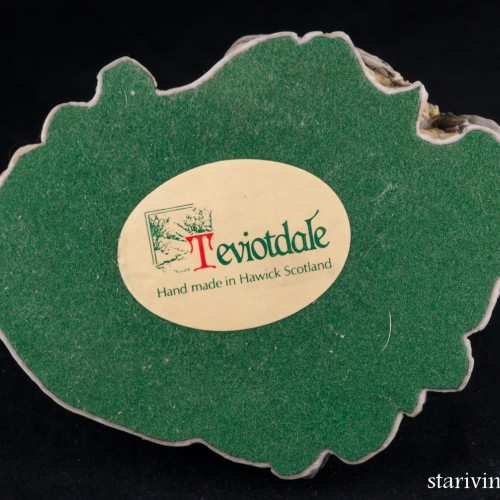 Два зайца на лужайке, Hawik, Великобритания, 1984 г