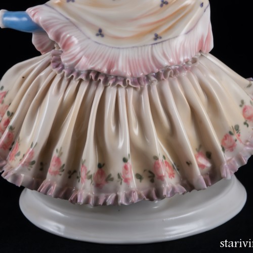 Девушка с корзиной цветов, Karl Ens, Германия, 1920-30 гг