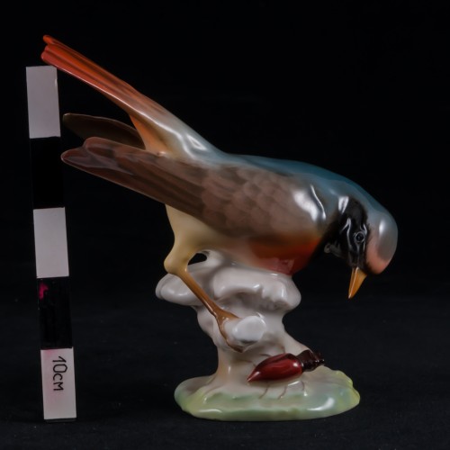 Птица горихвостка с жуком, Hutschenreuther, Германия