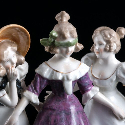 Девочки, играющие в жмурки, Karl Ens, Германия, 1930-40 гг