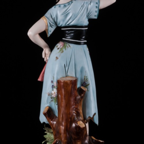 Девушка с кувшином, Италия, вт. пол. 20 в