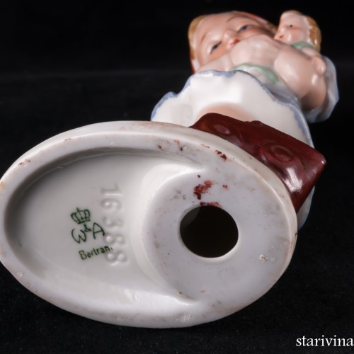 Девочка с куклой и кроликом, Wagner & Apel, Германия, до 1949 г