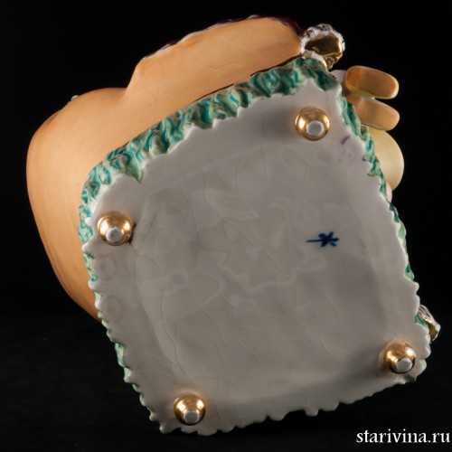 "Дети, спящие на кресле", ваза, Франция, 19 в