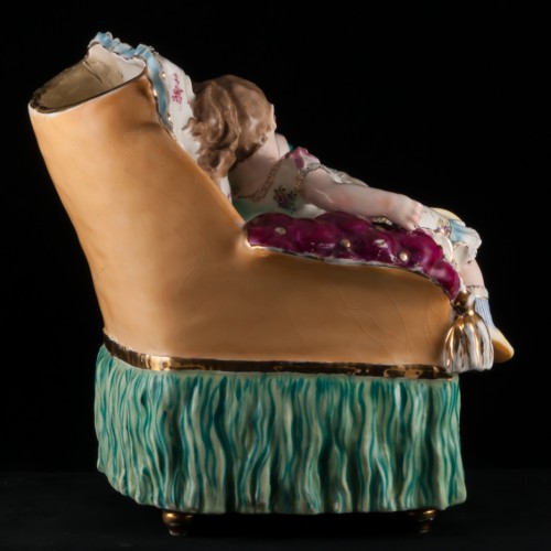 "Дети, спящие на кресле", ваза, Франция, 19 в