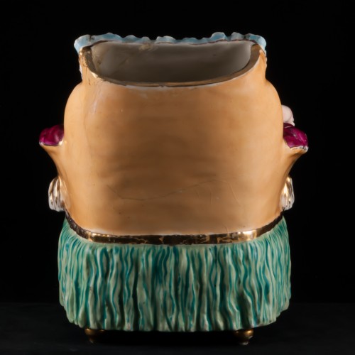 "Дети, спящие на кресле", ваза, Франция, 19 в