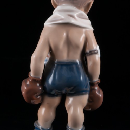 Фарфоровая статуэтка "13 номер", мальчик-боксер, Dahl Jensen, Дания.