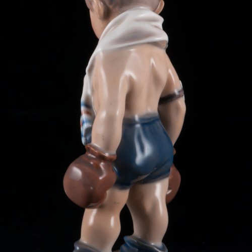 Фарфоровая статуэтка "13 номер", мальчик-боксер, Dahl Jensen, Дания.