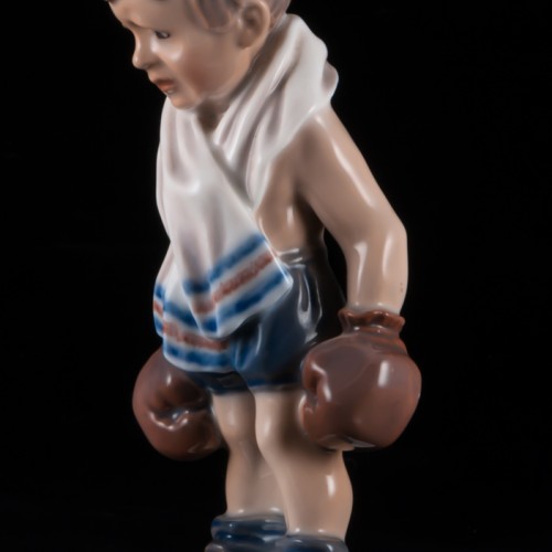 Фарфоровая статуэтка "13 номер", мальчик-боксер, Dahl Jensen, Дания.