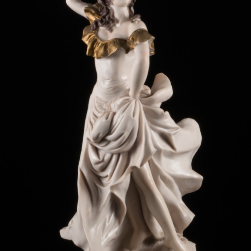 Танцовщица с бубном, Capodimonte, Италия, вт. пол. 20 в