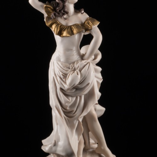 Танцовщица с бубном, Capodimonte, Италия, вт. пол. 20 в