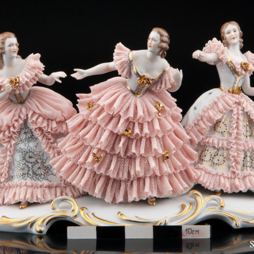 Три девушки в кружевных платьях, Muller & Co, Германия, нач. 20 в