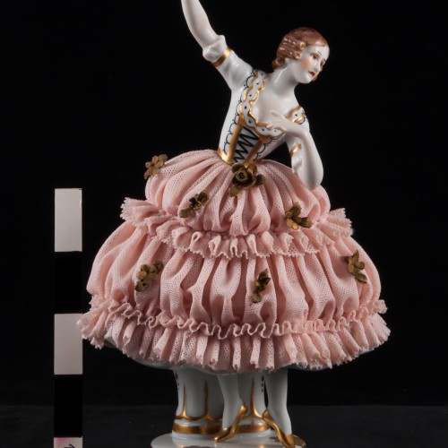 Танцующая девушка в кружевном платье, Muller & Co, Германия, нач. 20 в