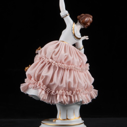 Танцующая девушка в кружевном платье, Muller & Co, Германия, нач. 20 в