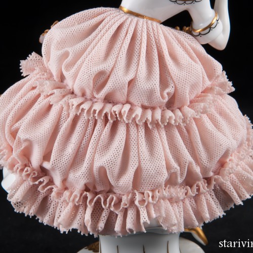 Танцующая девушка в кружевном платье, Muller & Co, Германия, нач. 20 в