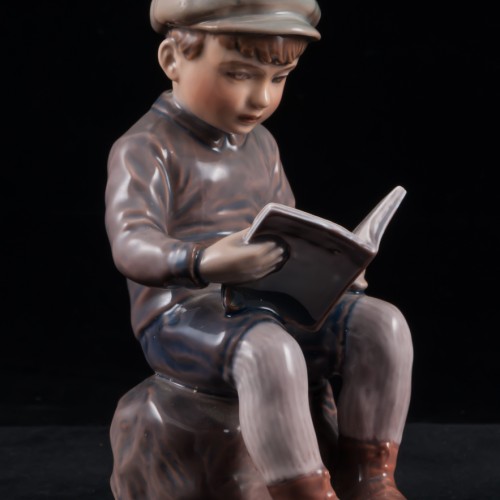 Мальчик, читающий книжку, Dahl Jensen, Дания