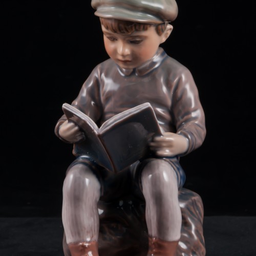 Мальчик, читающий книжку, Dahl Jensen, Дания