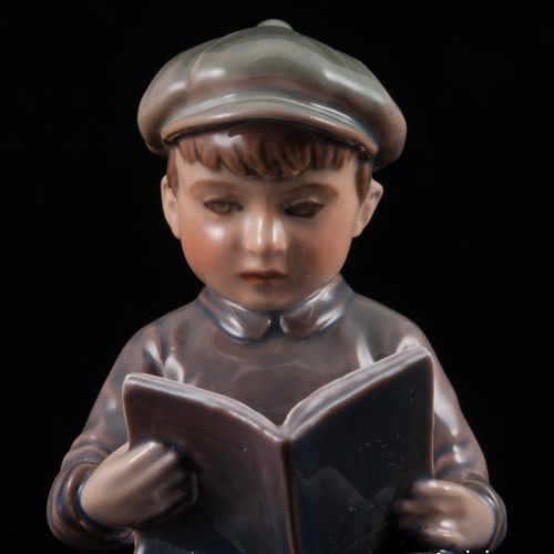 Мальчик, читающий книжку, Dahl Jensen, Дания