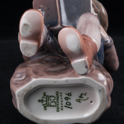 Мальчик, читающий книжку, Dahl Jensen, Дания