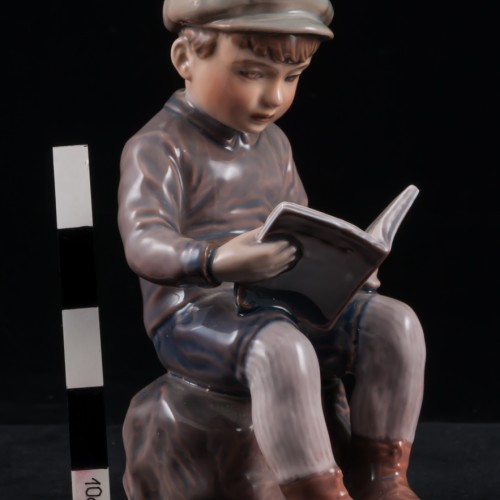 Мальчик, читающий книжку, Dahl Jensen, Дания