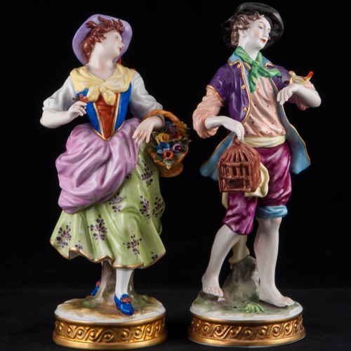 Пара с корзиной цветов и птичкой, Volkstedt, Германия, вт. пол. 20 в