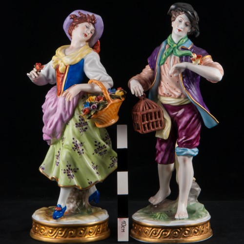 Пара с корзиной цветов и птичкой, Volkstedt, Германия, вт. пол. 20 в