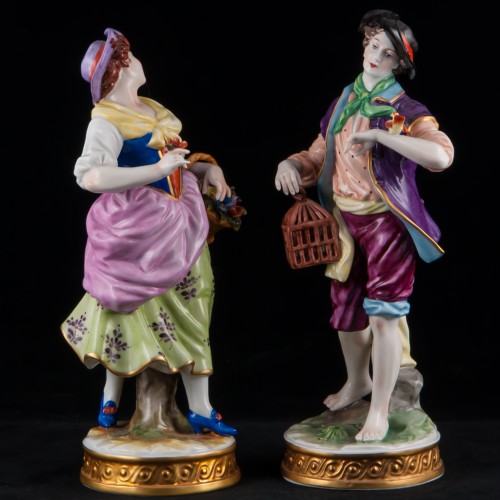 Пара с корзиной цветов и птичкой, Volkstedt, Германия, вт. пол. 20 в
