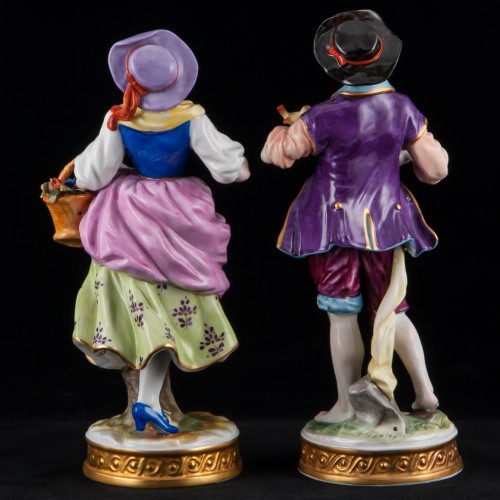 Пара с корзиной цветов и птичкой, Volkstedt, Германия, вт. пол. 20 в