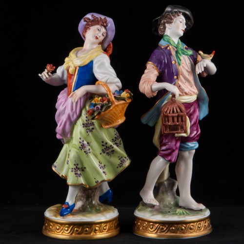 Пара с корзиной цветов и птичкой, Volkstedt, Германия, вт. пол. 20 в