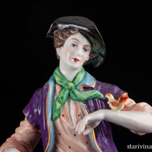 Пара с корзиной цветов и птичкой, Volkstedt, Германия, вт. пол. 20 в