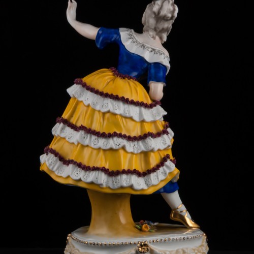 Танцовщица в сине-желтом платье, E. A. Muller, Германия, до 1927 г