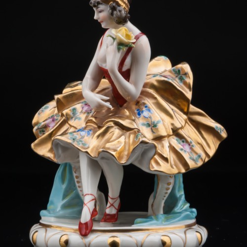 Балерина в золотом платье, Volkstedt, Германия, до 1935 г