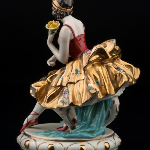 Балерина в золотом платье, Volkstedt, Германия, до 1935 г