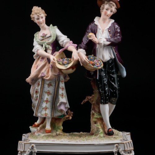 Пара с цветочными корзинами (продавцы цветов), Volkstedt, Германия, 19 в