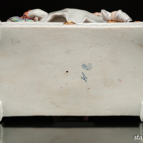 Дети за столом читающие газету, E. A. Muller, Германия, 1920 гг